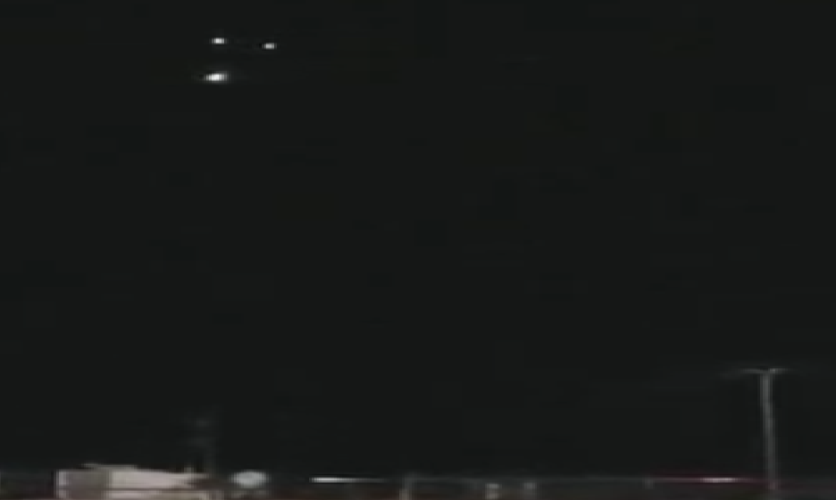 Mysterious Lights Slowly Descend Over Texas - See Video 